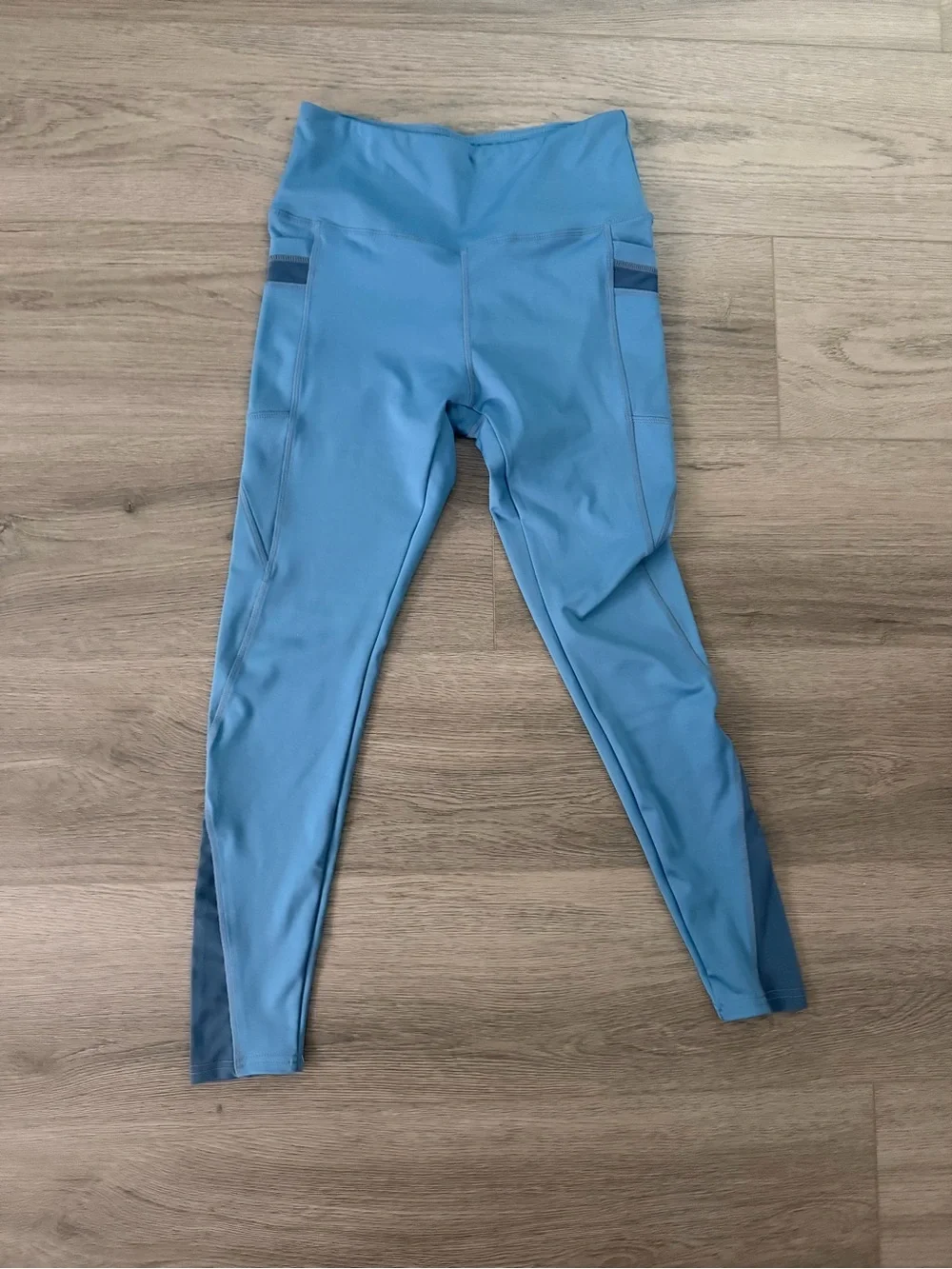 High-Waist Blue Performance Leggings with Pockets